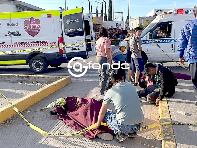 VIDEO. Tres personas pierden la vida luego de un choque entre dos motocicletas y un peatón