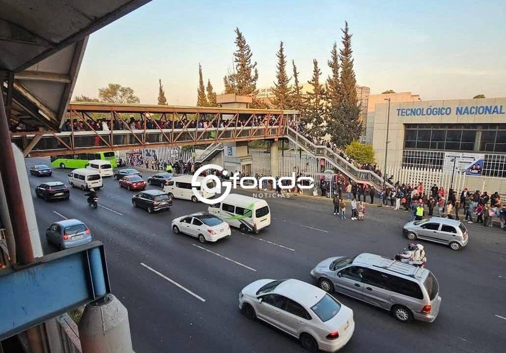 VIDEO: Colapsa línea B del Metro por obras de mantenimiento; miles de usuarios inundaron las avenidas