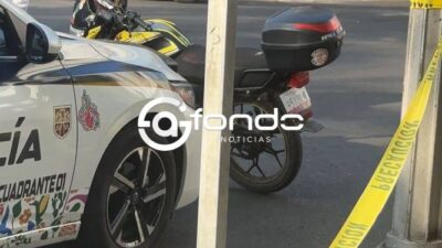 URGENTE: Lunes trágico; motociclista choca, cae y un camión de pasajeros le pasa encima