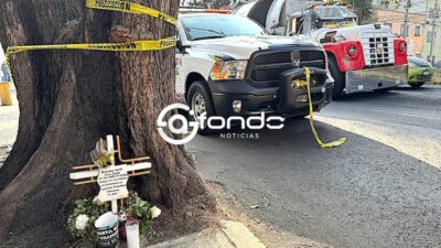 DRAMÁTICO. Motociclista pierde el equilibrio, cae al piso y un camión le pasa por encima