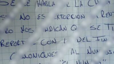 CRIMINAL: ‘Se tiene que reportar’; extorsionador dejaba recados de amenaza en negocios