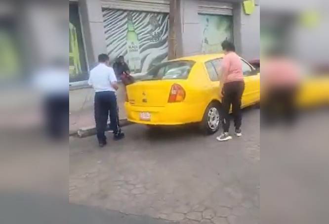 VIDEO. ‘Súbelo al Face’; familia iba a escapar sin pagar los tacos porque ‘no les gustaron’