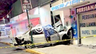 IMPRUDENCIA. Joven de 22 años se estrella a toda velocidad contra una fachada y muere al instante