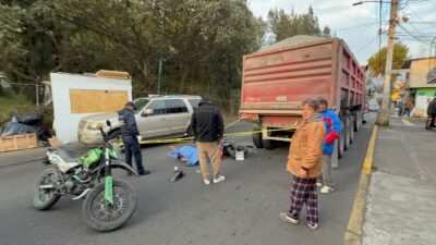 FATAL: Axel manejaba su moto nueva y hoy se mató contra un camión estacionado