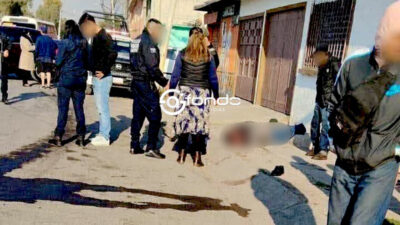 VIDEO. Hombre queda al borde de la muerte tras ser arrollado por auto a exceso de velocidad