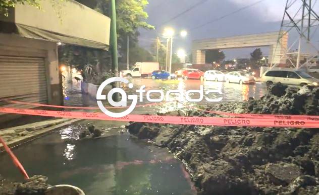 URGENTE: Se desperdician miles de litros de agua por megafuga y vecinos no reciben el servicio