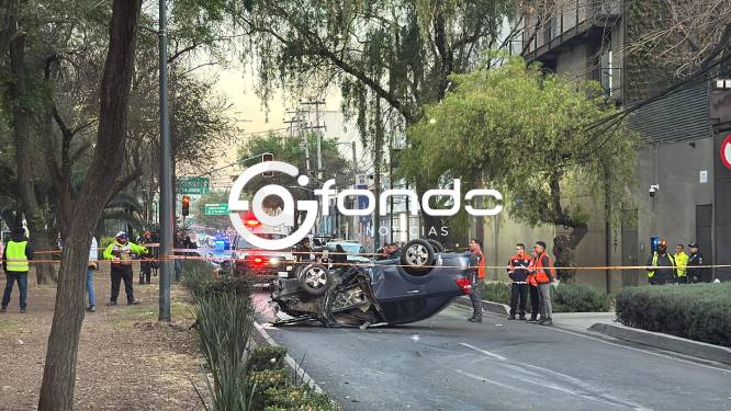 URGENTE: Volcadura deja una persona muerta frente a una estación del Metrobús