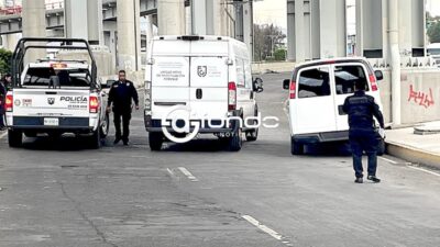 ÚLTIMA HORA. Acribillan a balazos a mujer que iba manejando una camioneta de carga