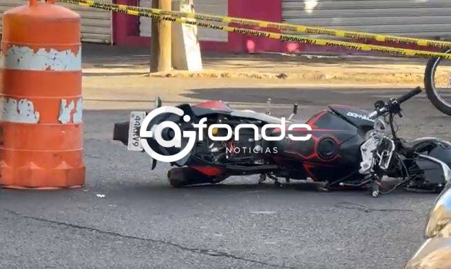 URGENTE: Mañana fatal; motociclista muere arrollado por una pipa de agua