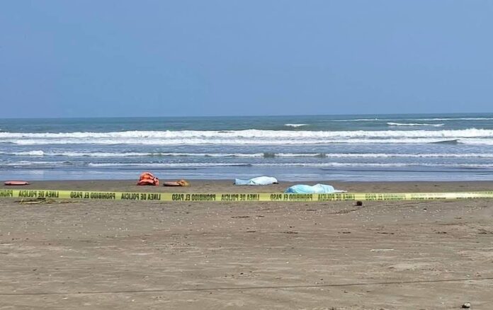 DRAMÁTICO. Familia del Edomex se fue a la playa de fin de semana; entraron al mar y murieron tres
