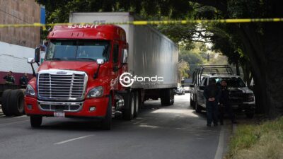 TERRIBLE. Braulio salió de casa en su moto por unas quesadillas y murió abajo de un tráiler