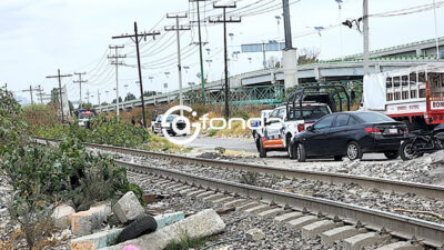 CRUELDAD. Encuentran bebé muerto en un canal de aguas negras; le echaron cal y estaba envuelto en un pañal