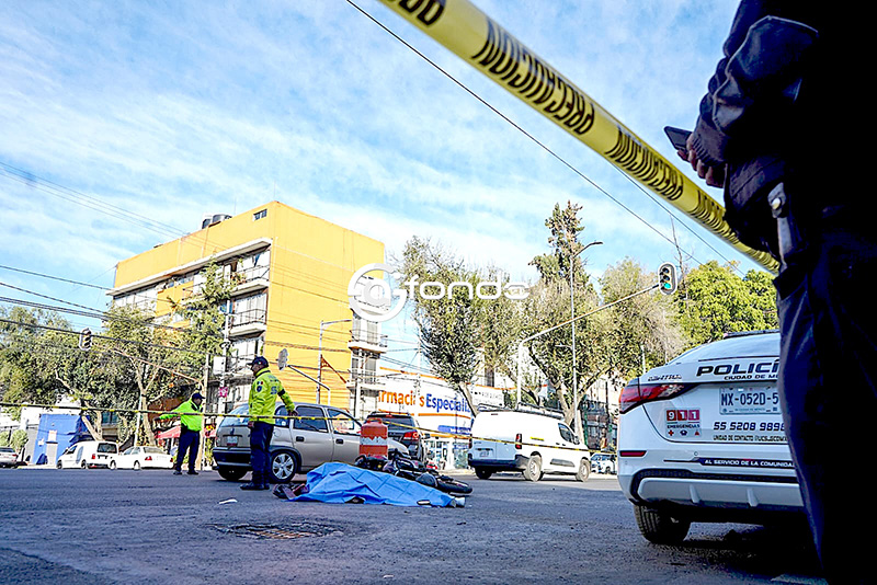 LAMENTABLE. Chofer de pipa de agua embiste a joven motociclista y le quita la vida