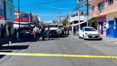 VIDEO: Dueño de local de carnitas dispara al aire y luego termina con su vida