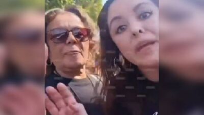 VIDEO: Familia ‘saca el cobre’, se estacionan en el camellón y agreden a policías