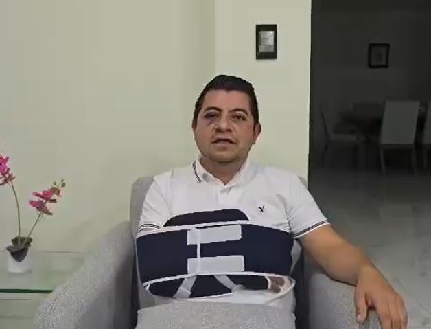 VIDEO. Hermano del alcalde golpea, roba y amenaza a un funcionario municipal en Edomex