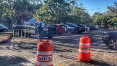 VIDEO: Pareja toma un taxi al parque; llevaban una hielera con una cabeza humana