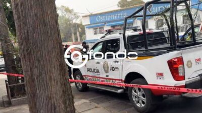 URGENTE: Conducía un Mercedes, perdió el control y se mató contra un muro
