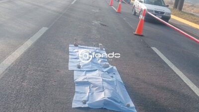 TERRIBLE. Cuerpo de un hombre queda destrozado en la carretera; varios autos le pasaron encima