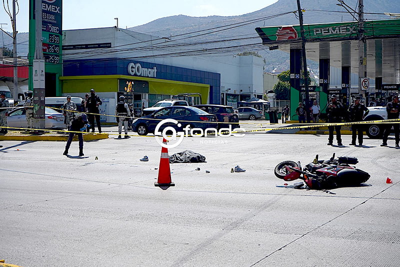 VIDEO. César viajaba en una moto con su amiga Mariana; el joven murió al ser embestidos por camión de la Guardia Nacional