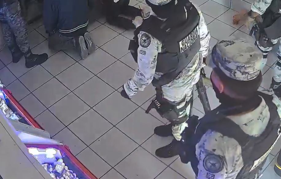 VIDEO: Guardia Nacional tortura a locatario y roban dinero de máquinas tragamonedas