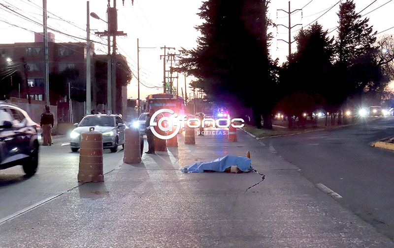 VIDEO. Pasajera de autobús sale volando por la puerta y muere al golpearse en el pavimento