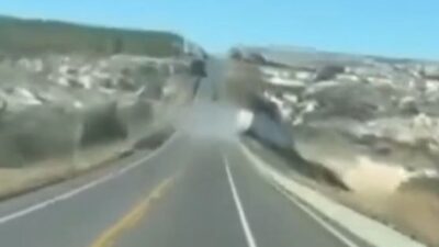 VIDEO: Chofer rescata a compañero que se fue al barranco con todo y tráiler
