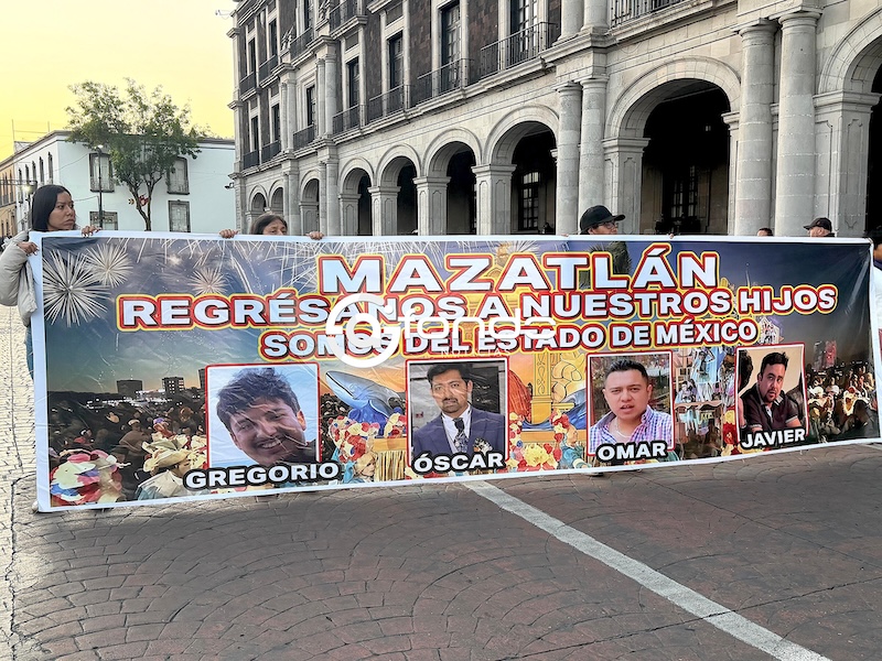 DRAMÁTICO. Tres hermanos y un maestro del Edomex viajaron a Mazatlán a celebrar un cumpleaños; hoy no se sabe nada de ellos