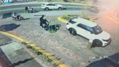 VIDEO: Asaltantes iban por una camioneta y escoltas los llenan de plomo