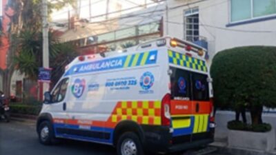 IMPACTANTE: Jovencita de 15 años cae de un balcón y termina con las piernas rotas