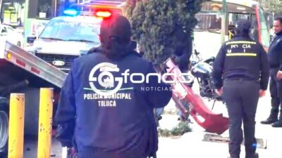 URGENTE: Conductor se pasa el alto y arrolla a pareja de motociclistas; el hombre murió
