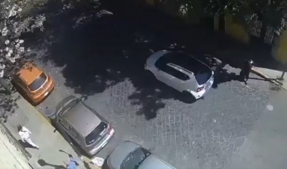 VIDEO: Señora extranjera turisteaba en el centro cuando la aplastó una pipa de agua