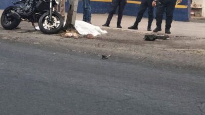 FATAL: Motociclista fuera de control se mata en una cancha de frontón