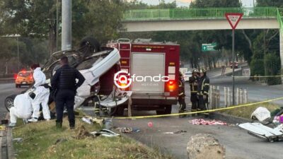 TRAGEDIA: Conductor a toda velocidad muere contra un poste; llevaba latas vacías de cerveza