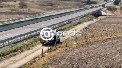 URGENTE: Señor vivía en la calle y hoy lo encontraron muerto de manera sospechosa junto a la autopista