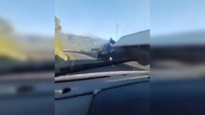VIDEO: Chofer cae con todo y tráiler a un barranco en la carretera; murió al instante