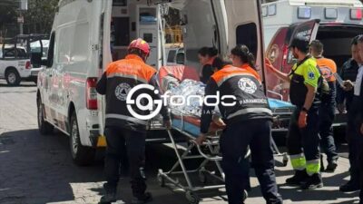 VIDEO. Bomberos arriesgan la vida y salvan a seis personas de un incendio; uno es menor de edad