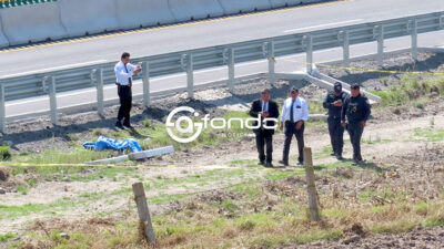 VIOLENCIA. Asesinan a un hombre con una piedra a un costado de autopista en Edomex