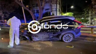 LAMENTABLE. Conductor sufre un ataque, destroza su vehículo y muere al estrellarse