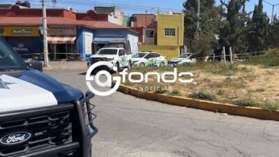 URGENTE: Asaltantes atacan una casa de empeño; uno termina detenido y el otro muerto