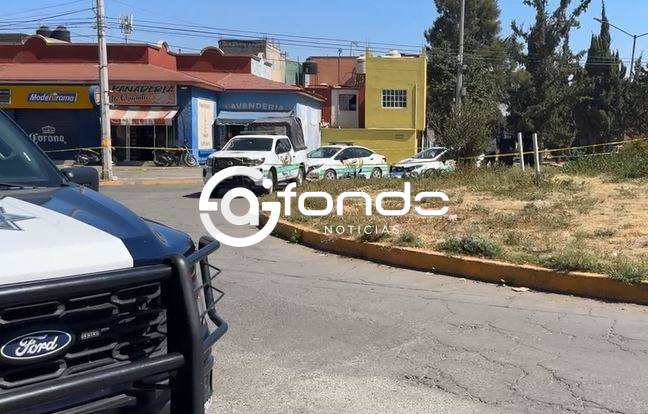 URGENTE: Asaltantes atacan una casa de empeño; uno termina detenido y el otro muerto