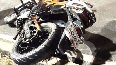 IMPRUDENCIA: Motociclista de 16 años manejaba ebrio y un tráiler le rompió los huesos