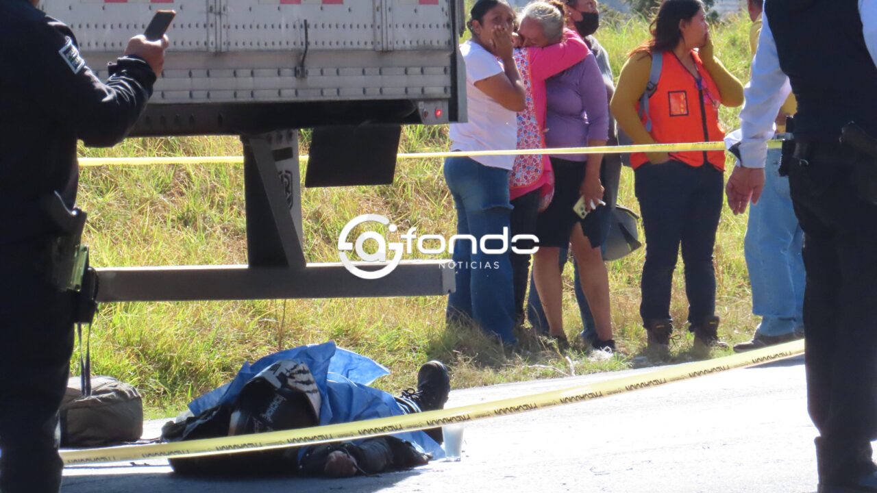 TRAGEDIA. ‘¡No, hijo, no!’; Álvaro iba a trabajar en su moto y murió al ser estrellado contra un tráiler