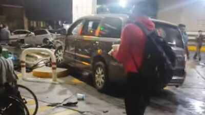 BORRACHO: Conductor alcoholizado se estrella contra la bomba de una gasolinera