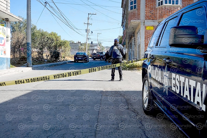 TERROR. Riegan bolsas con restos humanos sobre una calle en el Estado de México