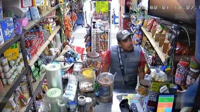 VIDEO: ‘¡Rápido!’; asaltante huye de una tiendita antes de que le dieran el dinero