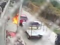 VIDEO: Sujetos queman camioneta en Edomex tras la muerte del ‘Mencho’