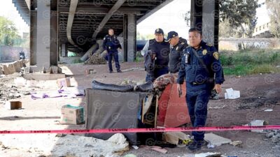 TERRIBLE. Abajo de un puente fue localizado una joven asesinada; su cuerpo estaba desnudo
