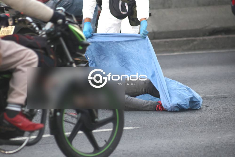 TERRIBLE. Juan tenía 17 años, iba en una motoneta y murió en medio del tráfico de la ciudad