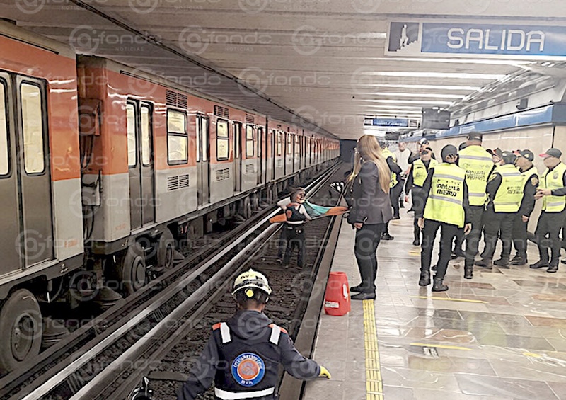 LAMENTABLE. Una mujer pierde la vida en la estación Zócalo de la Línea 2 del Metro